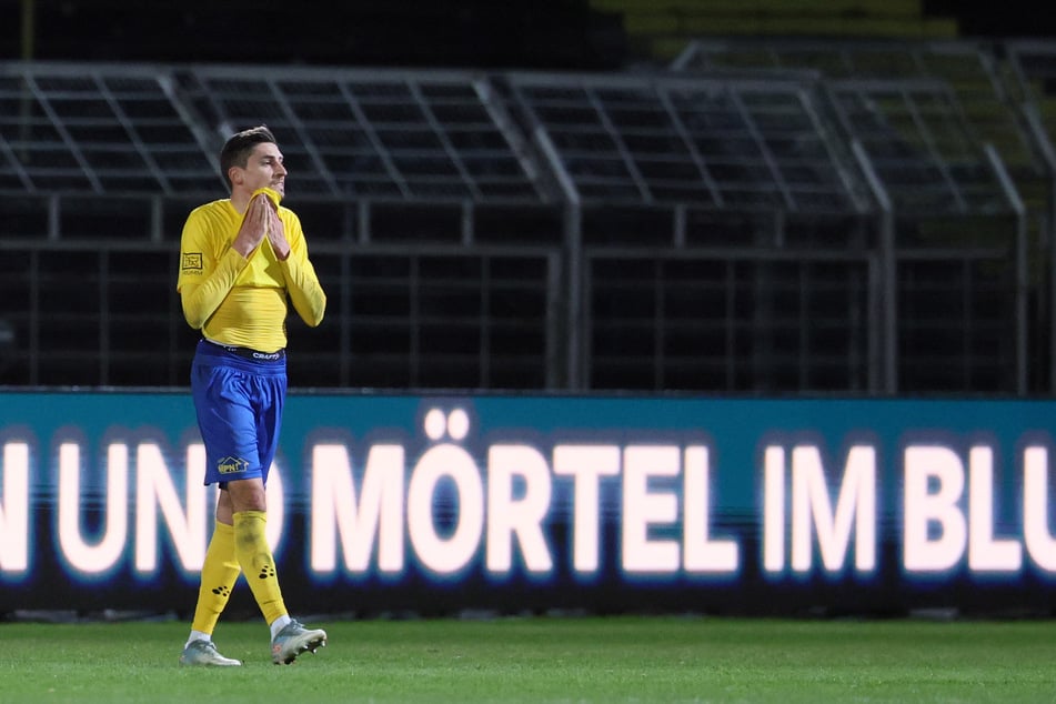 Fassungslosigkeit bei den Spielern von Lok Leipzig nach Abpfiff. Eine Niederlage gegen den Tabellenletzten Hertha Zehlendorf war definitiv nicht eingeplant.