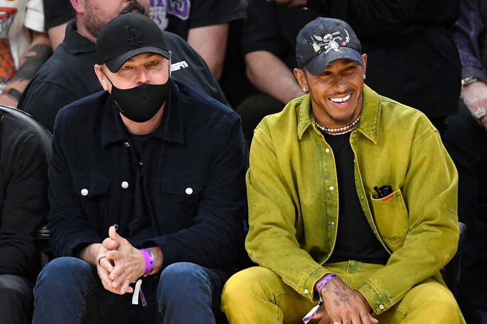 Lewis Hamilton and Leonardo DiCaprio (l.) attended the Western Conference Semifinal Playoff game between the Los Angeles Lakers and Golden State Warriors on Friday.