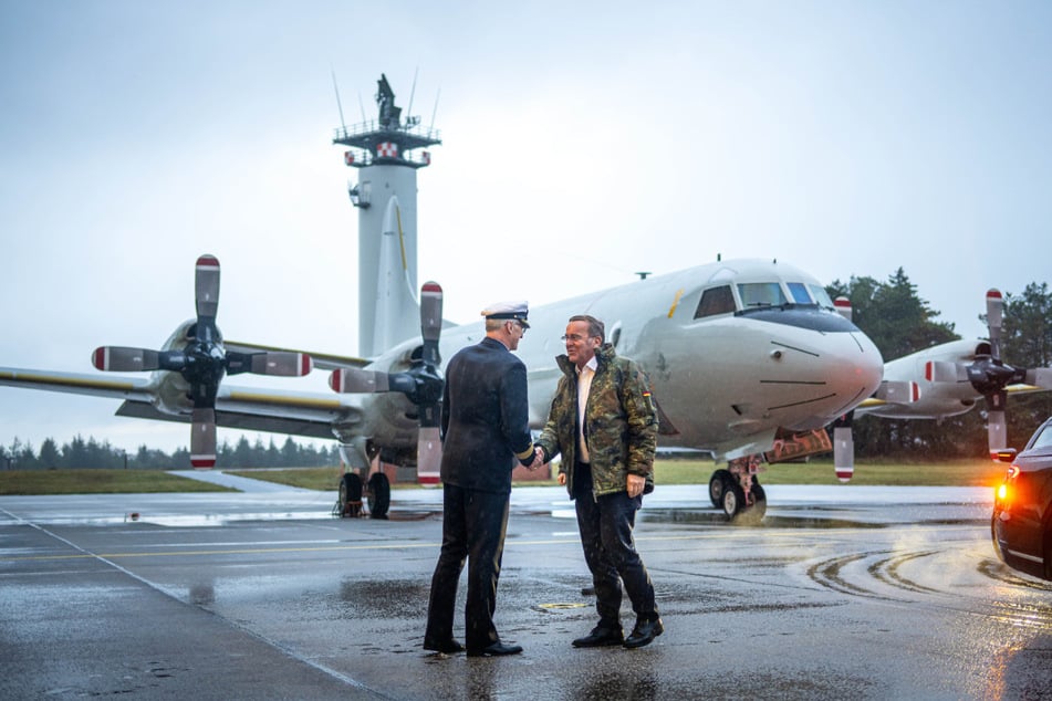 Verteidigungsminister Boris Pistorius (64, SPD) plant den Ausbau des Stützpunktes im Landkreis Cuxhaven.