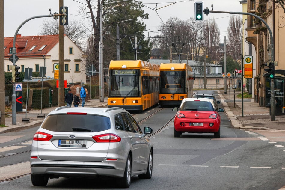 Die Lübecker Straße in Cotta wird grundhaft ausgebaut. Für die Linie 12 muss darum ab Pennricher Straße Ersatzverkehr eingerichtet werden.