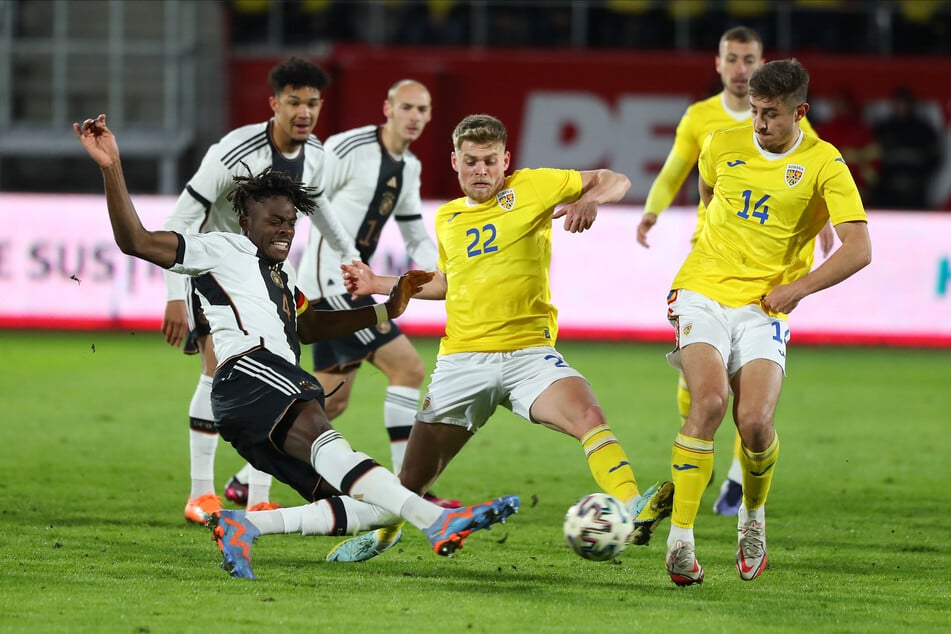 Im DFB-Trikot der Junioren ging Bisseck (1.v.l.) über viele Jahre als Anführer voran.