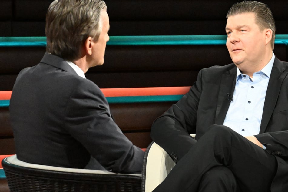 Als Politiker enorme Hotelkosten anspricht, ist Markus Lanz fassungslos: "Wer wohnt da?"