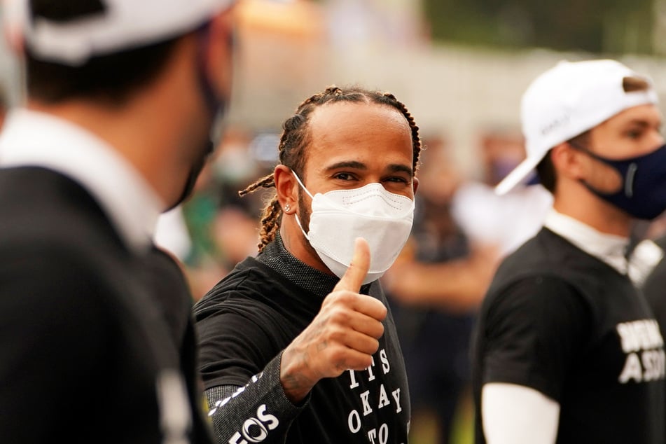 Lewis Hamilton hat Grund zur Freude: Er ging als Sieger aus dem Rennen in Spanien hervor.