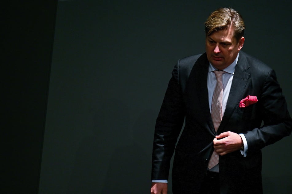 Ermittlungen gegen AfD-Politiker Krah: Weitere Durchsuchungen durchgeführt