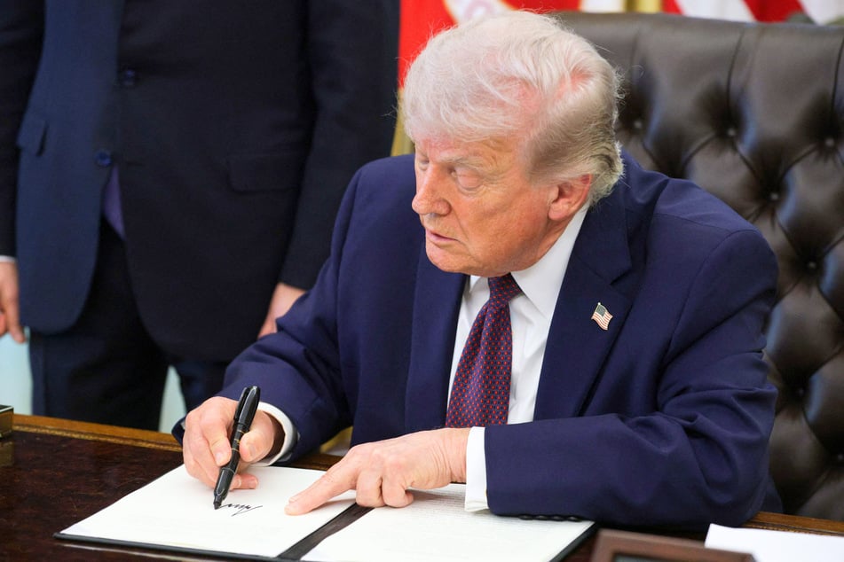 Trump signs executive order expanding NCAA control over college sports