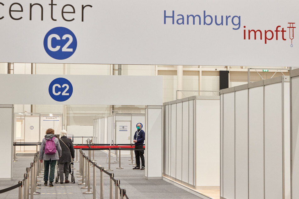 Wer einen Termin im Impfzentrum in den Messehallen hat, kann ihn nun doch wahrnehmen.