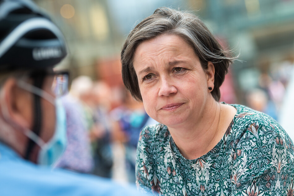 Almut Patt (51, CDU).
