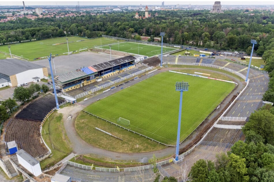 Die vier Frankfurt-Fans waren gerade auf dem Weg ins Bruno-Plache-Stadion. (Archivbild)