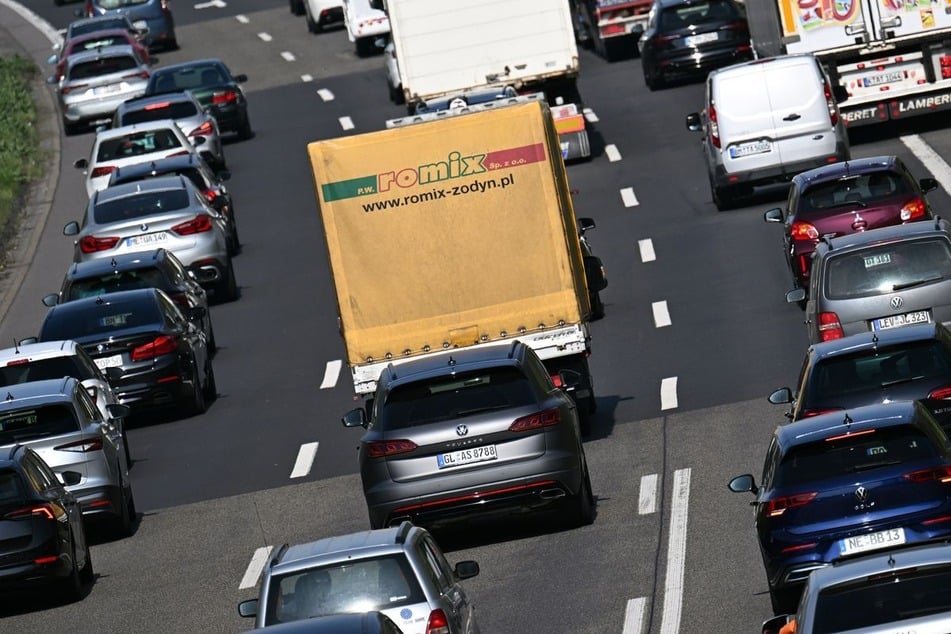 "Également pendant le week-end de la Pentecôte, on peut s'attendre à un trafic routier accru sur les autoroutes en Rhénanie-du-Nord-Westphalie. (photo symbolique)"