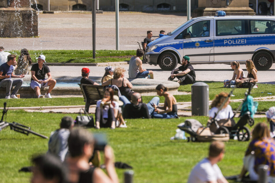 Bald sollen Ansammlungen von bis zu 20 Personen aus verschiedenen Haushalten erlaubt sein.