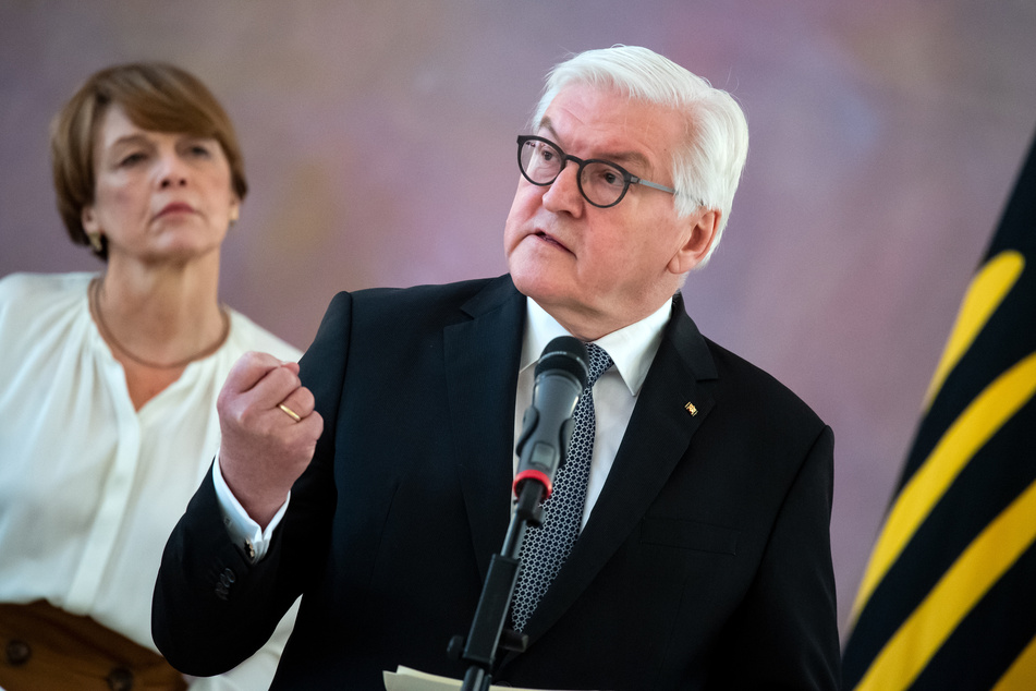 Bundespräsident Frank-Walter Steinmeier und seine Frau Elke Büdenbender haben den Sternsingern in einer Videobotschaft für ihr Engagement gedankt.