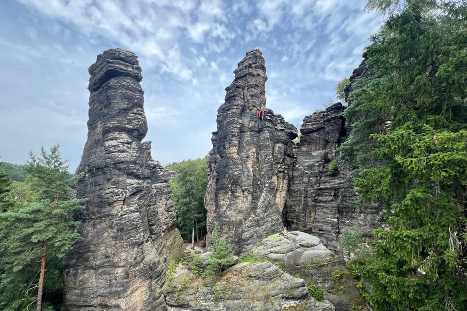 Kraxler erklimmen im Bielatal den Chinesischen Turm.