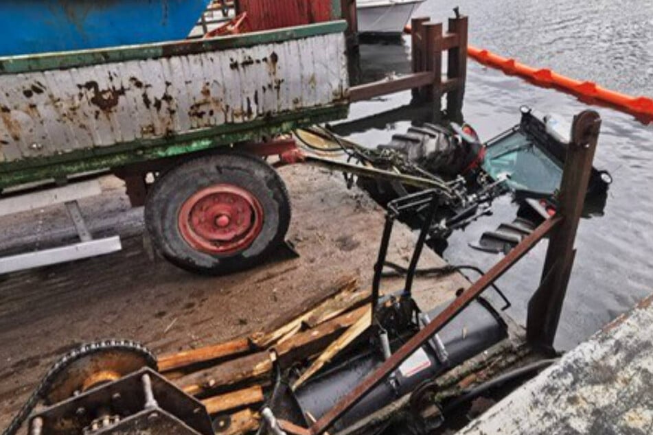 Traktor rollt von Fähre und säuft in Ostsee ab: Wasserschutzpolizei ermittelt
