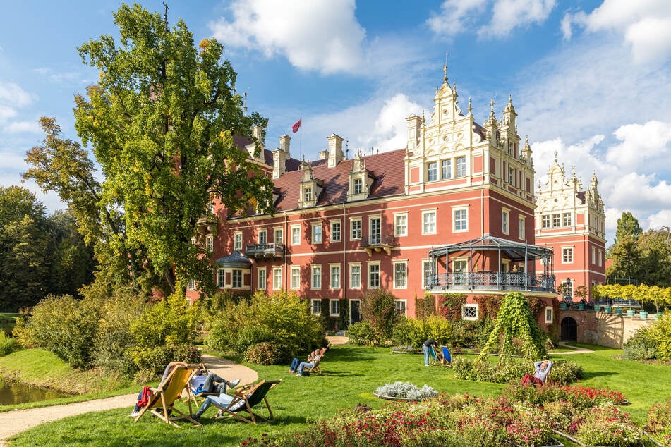 Nicht nur im Sommer ein Augenschmaus: das Neue Schloss im Pückler-Park.