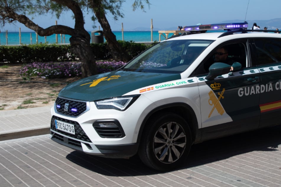 Blutiger Fund in Spanien: Deutsche Touristin tot am Strand entdeckt