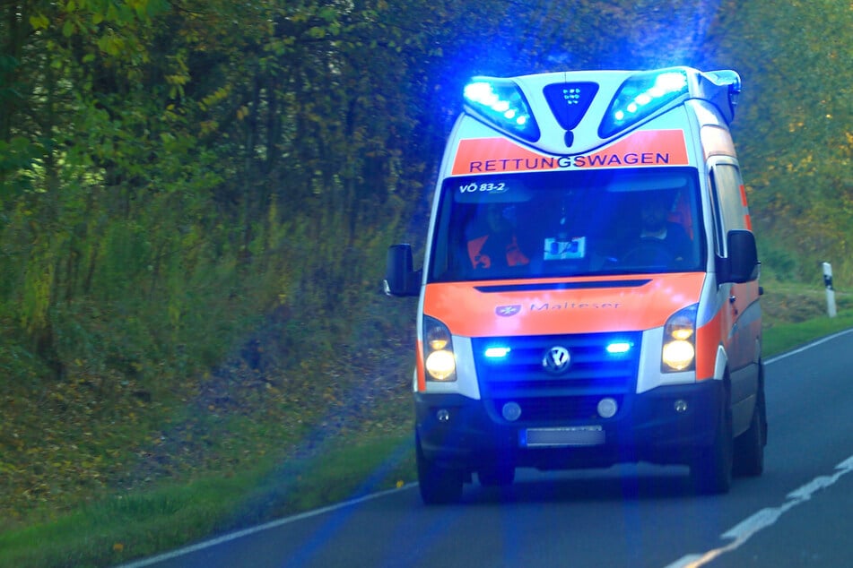 Für den Motorradfahrer kam jede Hilfe zu spät. (Symbolbild)