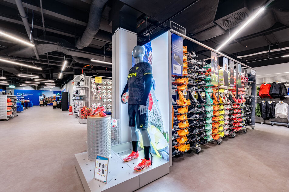 In dem neuen Markt soll es eine Fahrradwelt, einen Reparatur- und Wartungsservice sowie Schwerpunkte auf Bergsport, Radsport und Outdoor geben.