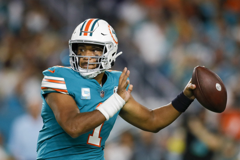 Miami Dolphins quarterback Tua Tagovailoa throws the football during the first quarter against the Pittsburgh Steelers at Hard Rock Stadium.
