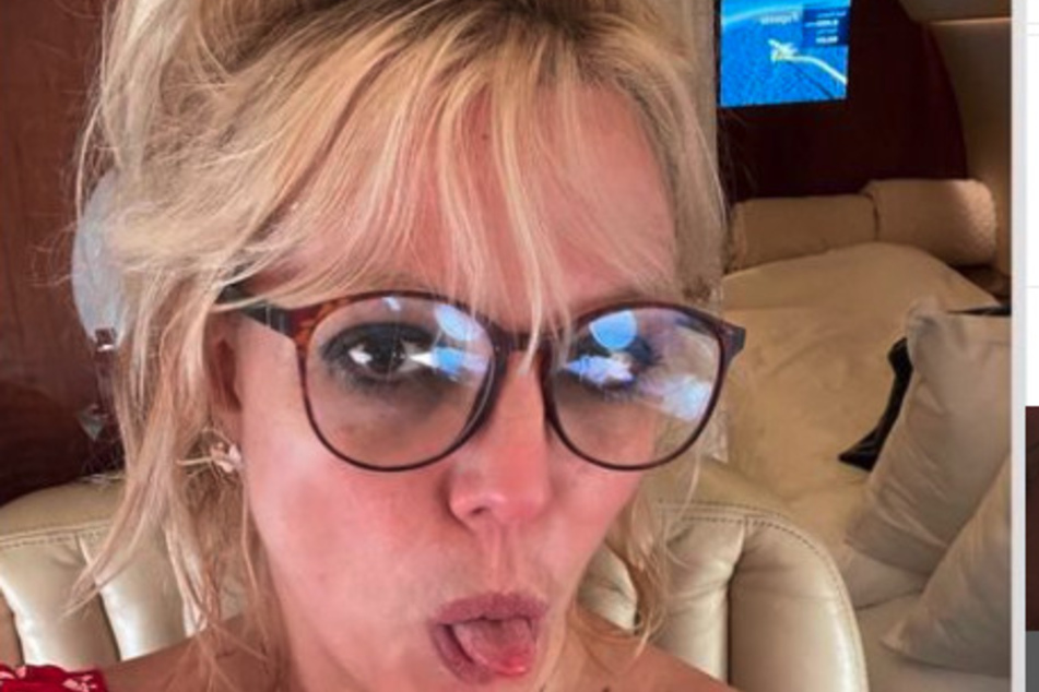 Britney Spears continued her weekend tirade by bashing her parents Jamie and Lynne Spears in a since-deleted post.