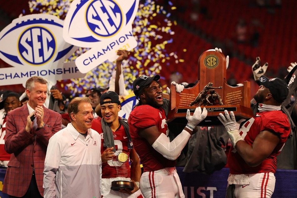 The Alabama Crimson Tide defeated the Georgia Bulldogs to win the 2021 SEC conference football championships.