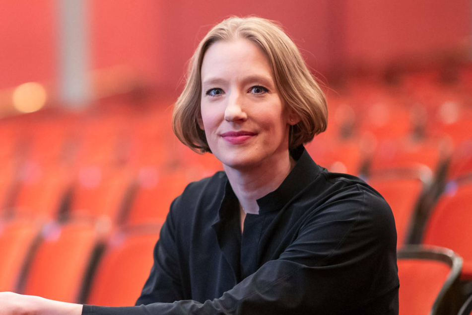 Die gefeierte Dirigentin Joana Mallwitz (34) übernimmt mit der Saison 2023/24 die künstlerische Leitung des Orchesters am Konzerthaus Berlin.