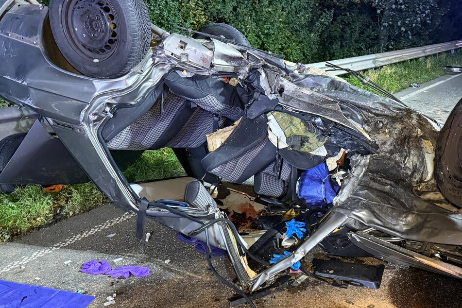 Mehrere Notärzte wurden zum Einsatz gerufen: Auf der L307 im Westerwald kam es zu einem Unfall mit zwei Toten und drei Schwerverletzten.