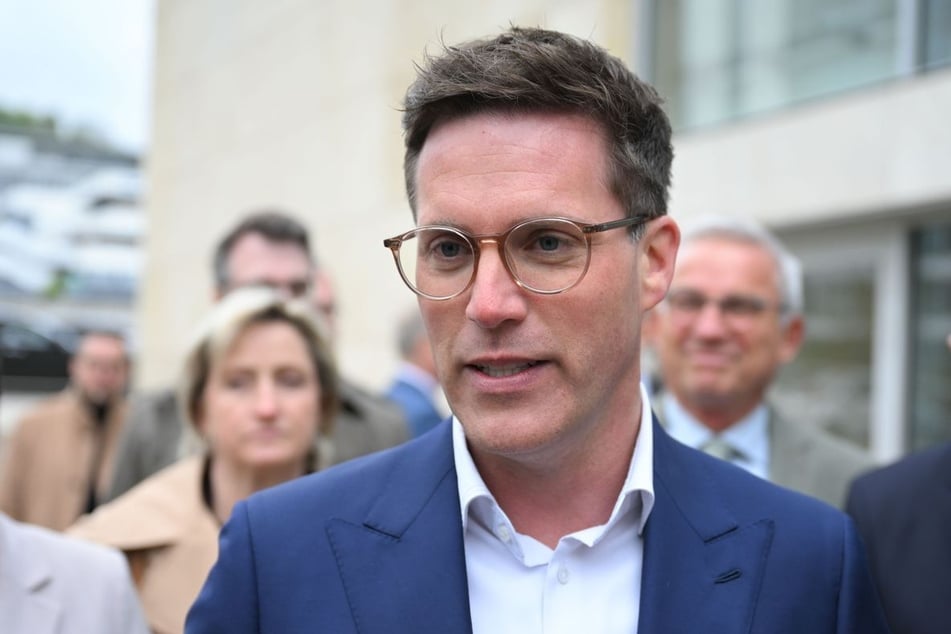 Laut Manuel Hagel (37, CDU) verlaufe derzeit alles nach Zeitplan.