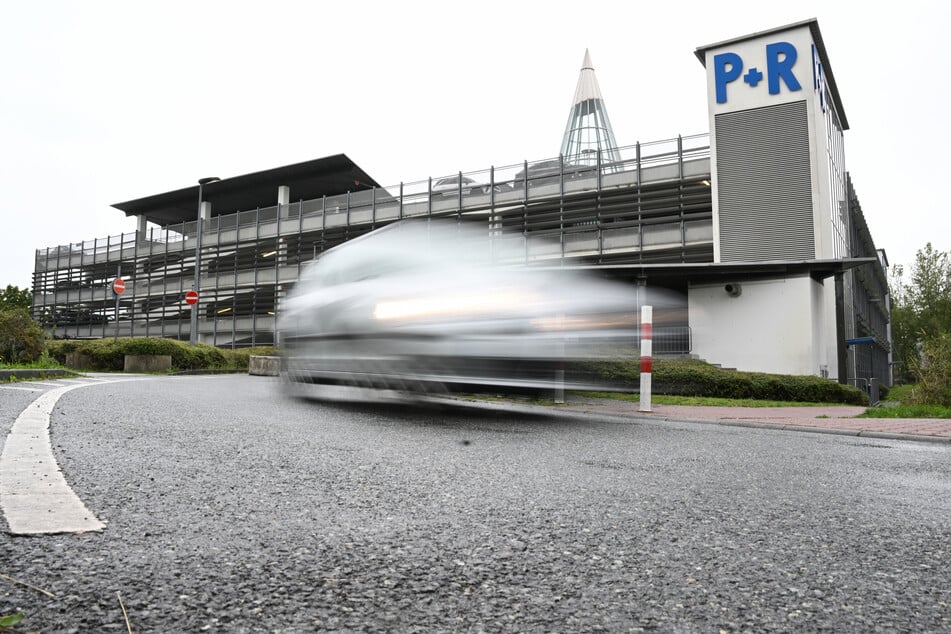 Die P&amp;R-Anlage an der U-Bahn-Station Bensberg bleibt wegen Sanierungsarbeiten fast vier Wochen lang geschlossen. (Symbolbild)