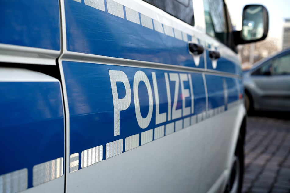 Die Polizei in Bergisch Gladbach ist auf der Suche nach Zeugen und bittet um Hinweise. (Symbolbild)