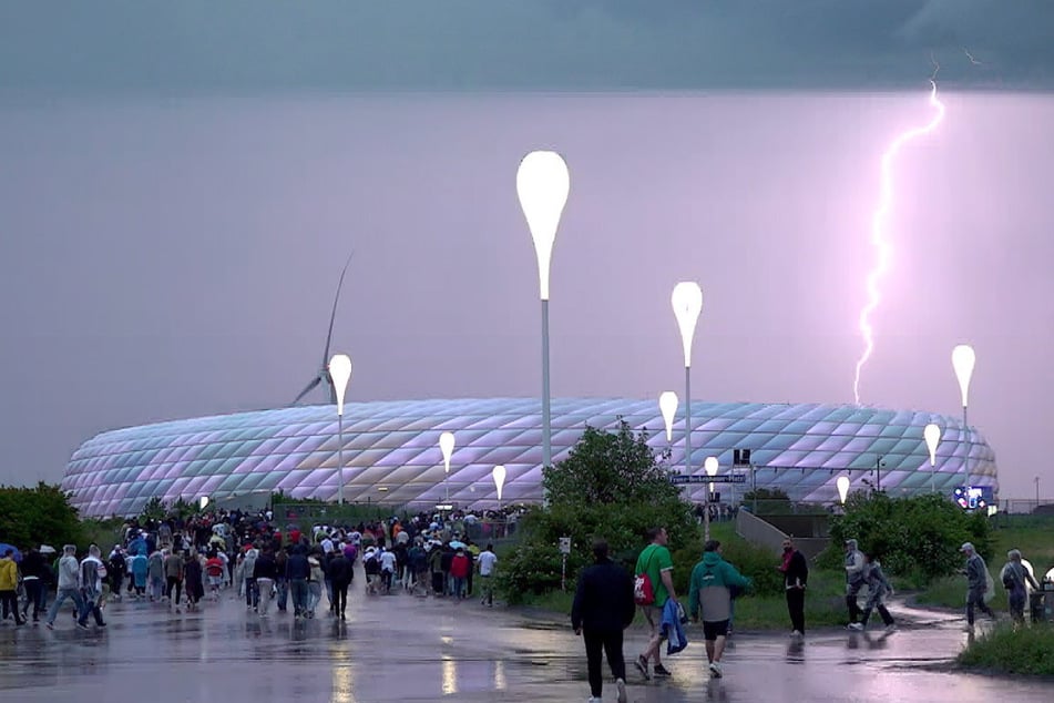 Nicht nur im Stadion wurde es für einen großen Teil der Fußball-Zuschauer in München am Mittwochabend ungemütlich.