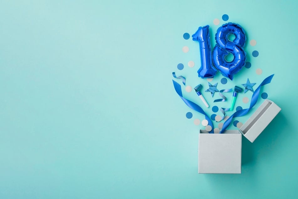 Was schenkt man zum 18. Geburtstag? TAG24 hat einige Ideen zusammengefasst.