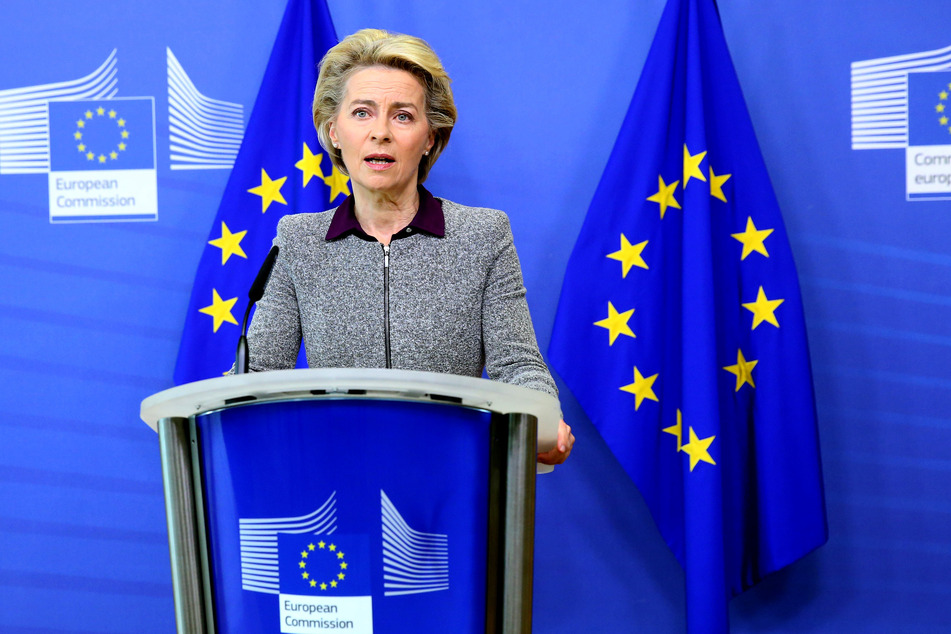 Ursula von der Leyen (CDU), Präsidentin der Europäischen Kommission, spricht auf einer Pressekonferenz im EU-Hauptquartier.