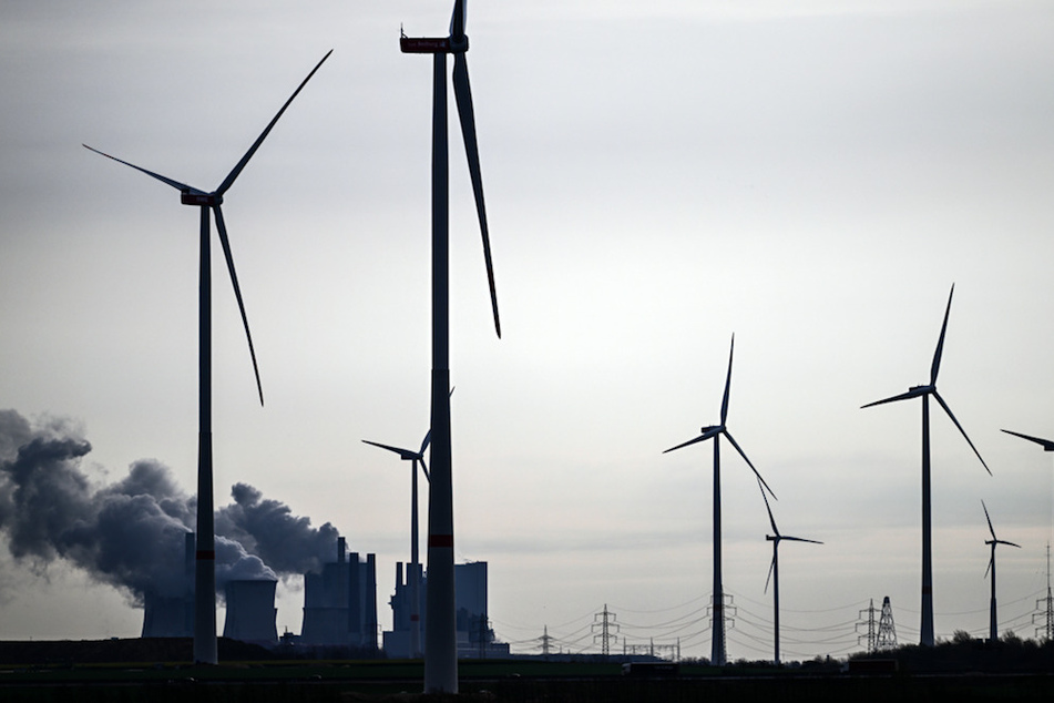 Seit 2019 wurden Windkraftanlagen im Klimaschutzprogramm für Bayern festgehalten, doch es wurden inzwischen noch nicht mal Standorte dafür gefunden.
