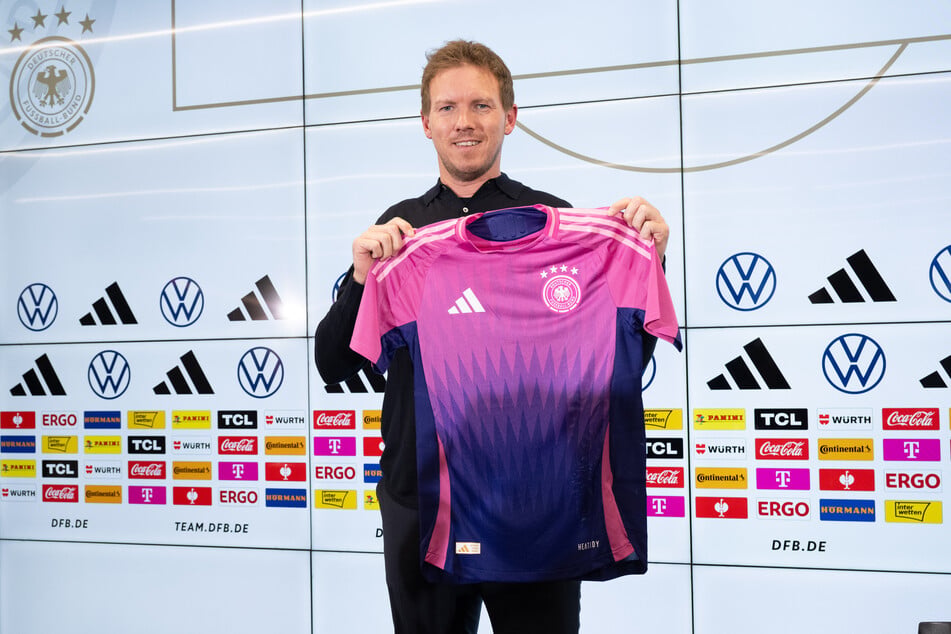 Das pink-lilane Auswärtstrikot zur Heim-EM 2024 wurde zum Verkaufsschlager.