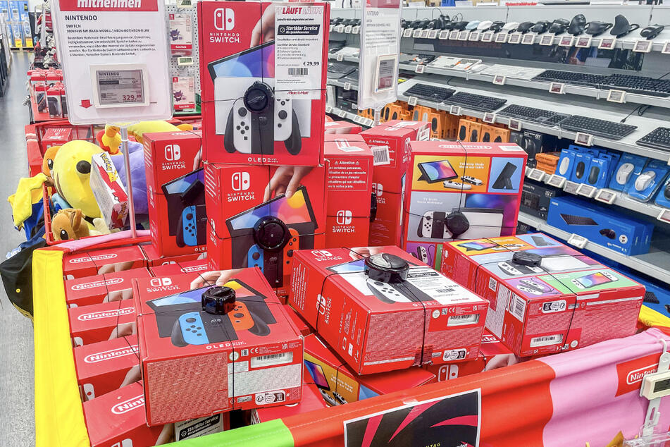 Darum rennen tausende Schüler mit ihrem Zeugnis am Mittwoch (8.7.) zu MediaMarkt
