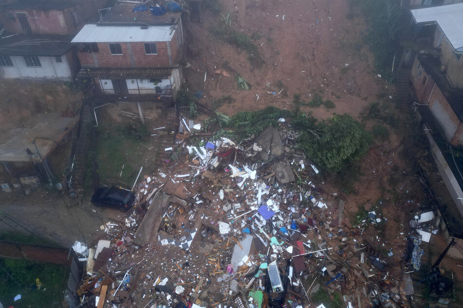 Luftaufnahmen zeigen die gewaltige Zerstörung in Petropolis im Südosten Brasiliens.
