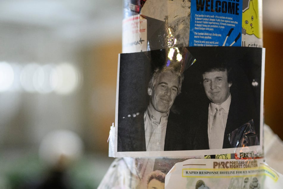 Donald Trump (r.) has faced scrutiny over his relationship with Jeffrey Epstein, as the two were close friends for more than a decade.
