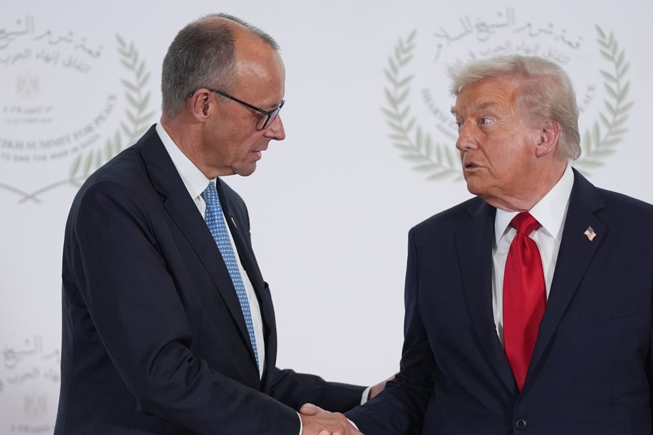 Bundeskanzler Friedrich Merz (70, CDU, l.) hat mit US-Präsident Donald Trump (79) telefoniert. (Archivbild)