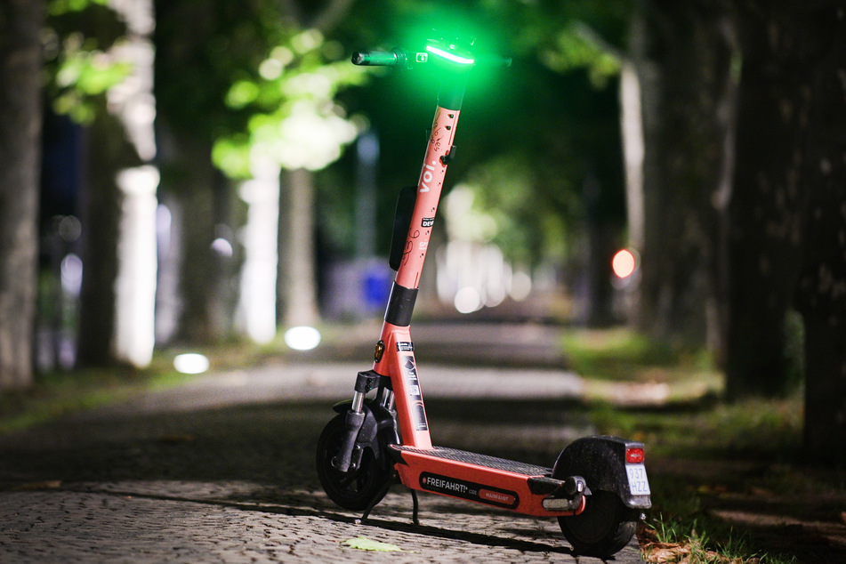 Suff-Fahrt mit E-Roller endet für Kölner (19) im Krankenhaus!