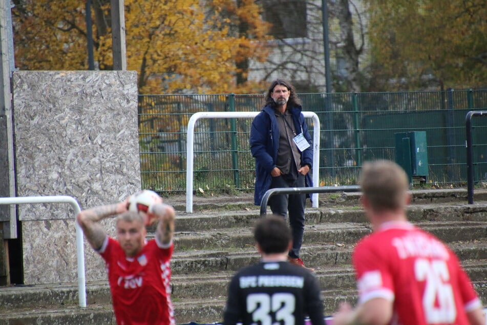 Sichtlich nachdenklich: FSV-Sportdirektor Robin Lenk (42).