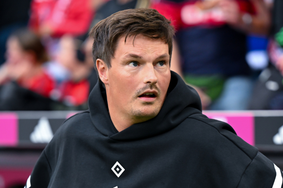 Auch für HSV-Coach Merlin Polzin (34) war die erste halbe Stunde seiner Mannschaft gegen den FC Bayern eine herbe Enttäuschung.