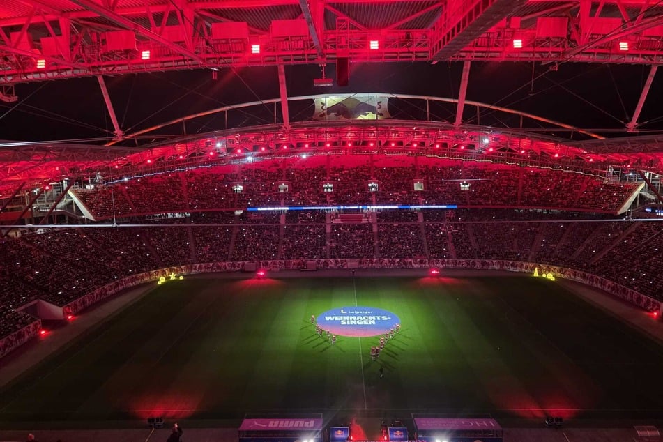 Weihnachtliche Stimmung in der Red Bull Arena: Die 3. Auflage des Leipziger Weihnachtssingens machte richtig Spaß.