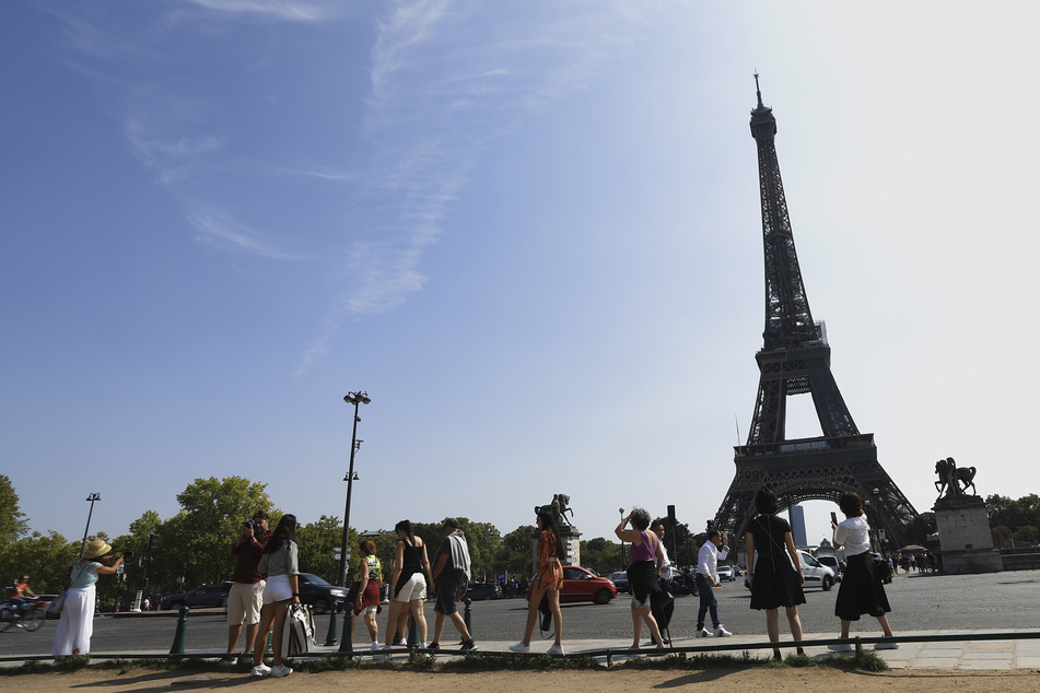 Eiffelturm evakuiert! Bombendrohung an berühmter Sehenswürdigkeit