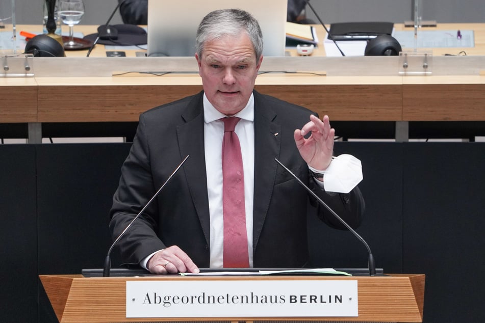 CDU-Fraktionschef Burkard Dregger (56) übt scharfe Kritik am Senat.