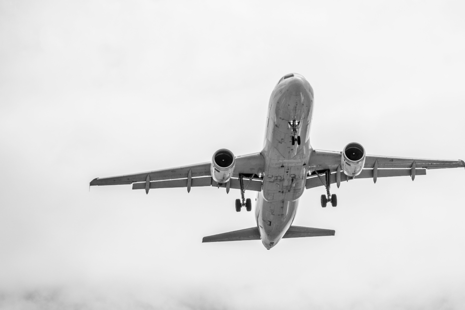 Wieder eine Boeing! Kurz nach Start fallen Anzeigen im Cockpit aus