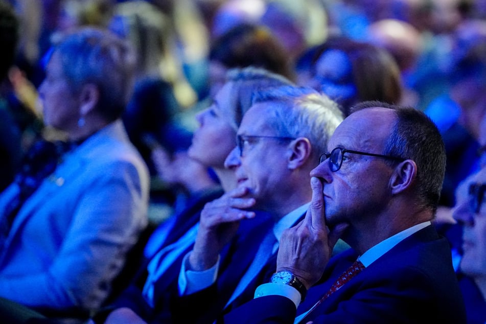 Die Weimer Media Group soll vertrauliche Gesprächsmöglichkeiten mit den Spitzen der deutschen Politik angeboten haben. (Symbolbild)