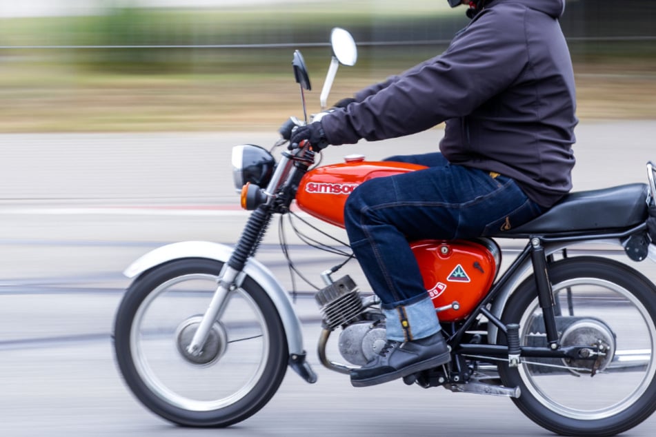 Verfolgungsjagd in Mittelsachsen: Moped-Fahrer (16) flüchtet im Drogenrausch vor Polizei