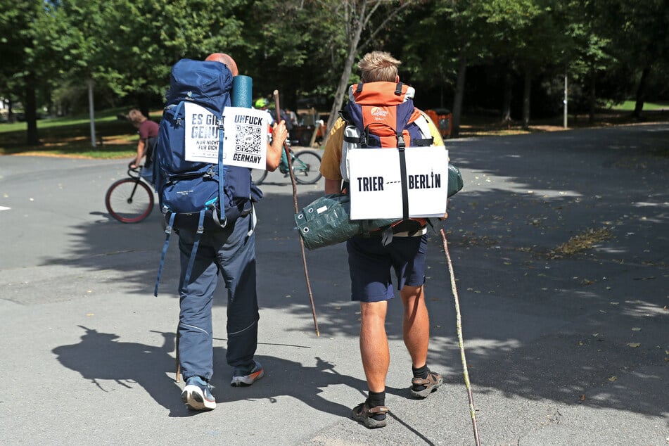 "Unfuck Germany" läuft weiter. Anfang September wollen die beiden in Berlin ankommen.