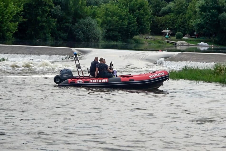 Am Sonntag hatte die Polizei nach einem Schwimmer gesucht, der nach einem Sprung in die Fluten nicht wieder aufgetaucht war. Nun wurde in der Nähe eine Leiche angespült.