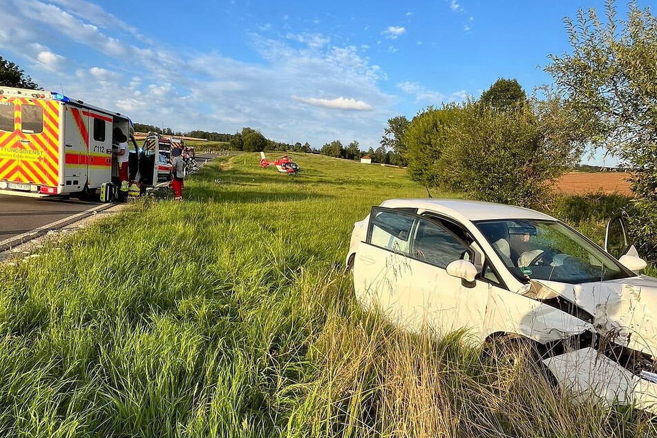 Ein Rettungshubschrauber war nach dem schweren Crash im Einsatz.